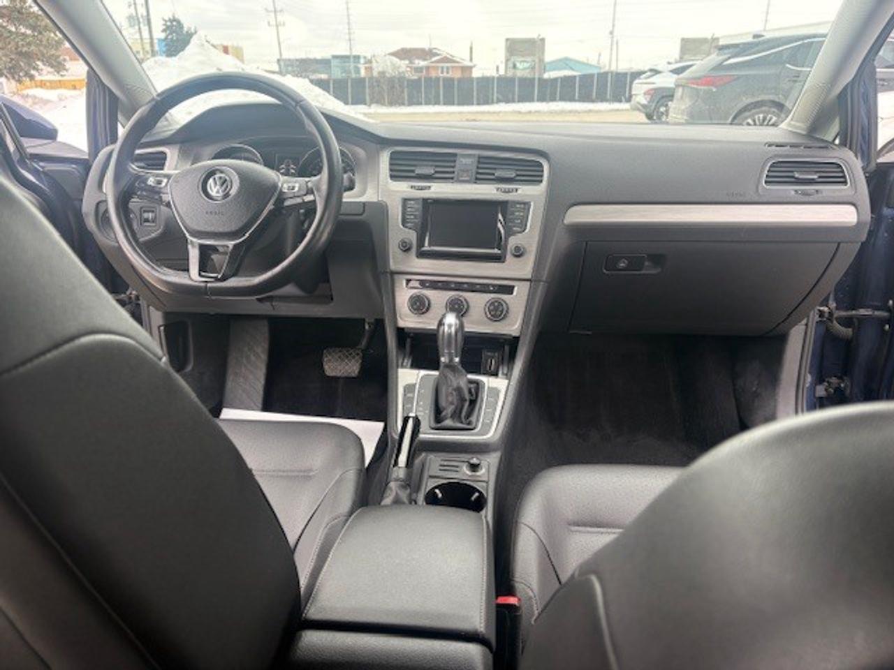 2015 Volkswagen Golf TSI HATCHBACK Photo