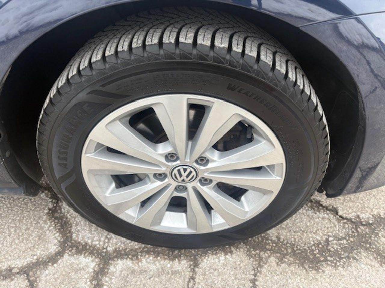 2015 Volkswagen Golf TSI HATCHBACK Photo