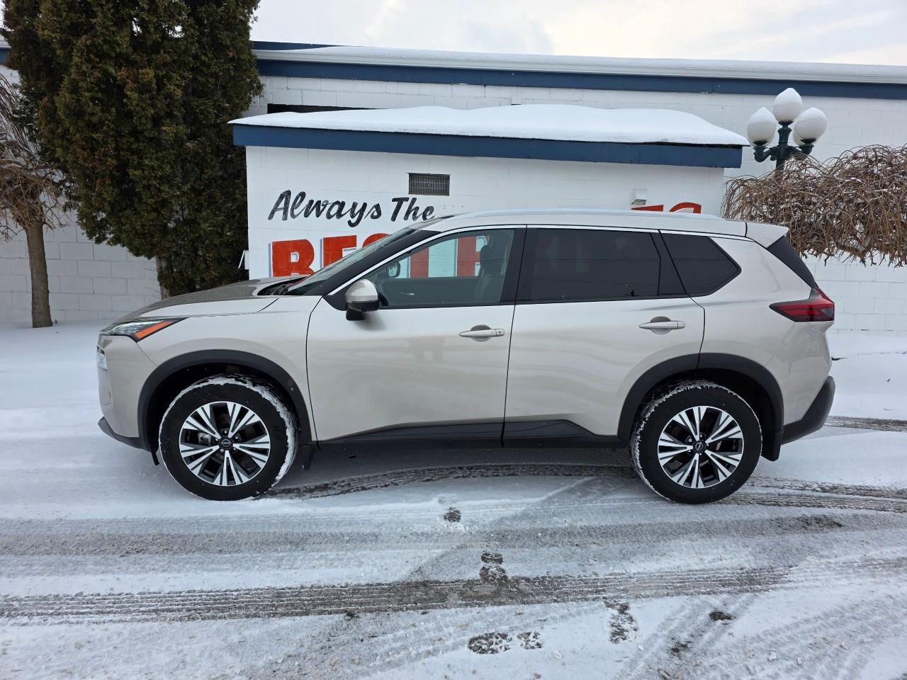 2023 Nissan Rogue SV Moonroof 4dr All-Wheel Drive Sport Utility Photo4