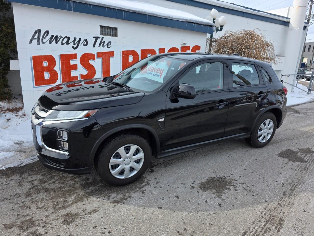 2024 Mitsubishi RVR ES 4dr Front-wheel Drive Photo