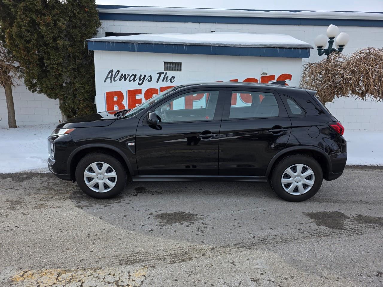 2024 Mitsubishi RVR ES 4dr Front-wheel Drive Photo
