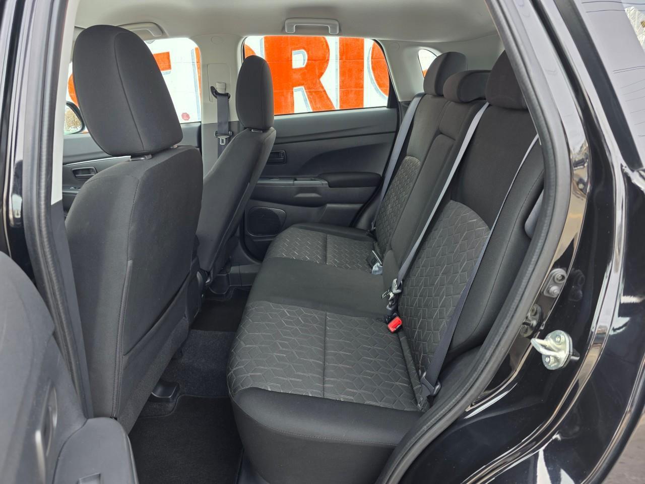 2024 Mitsubishi RVR ES 4dr Front-wheel Drive Photo