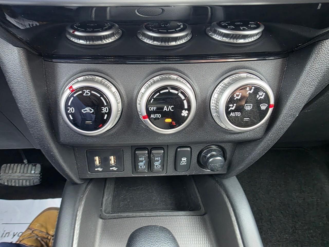 2024 Mitsubishi RVR ES 4dr Front-wheel Drive Photo