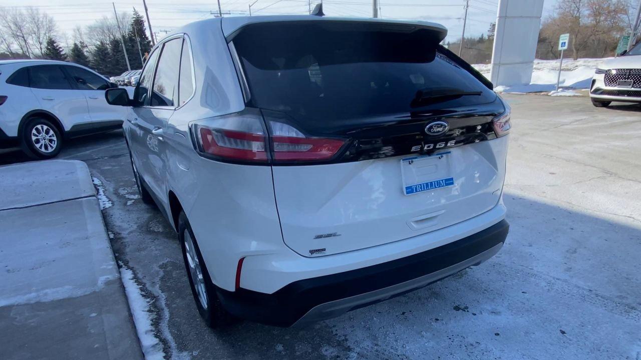 2022 Ford Edge SEL Photo
