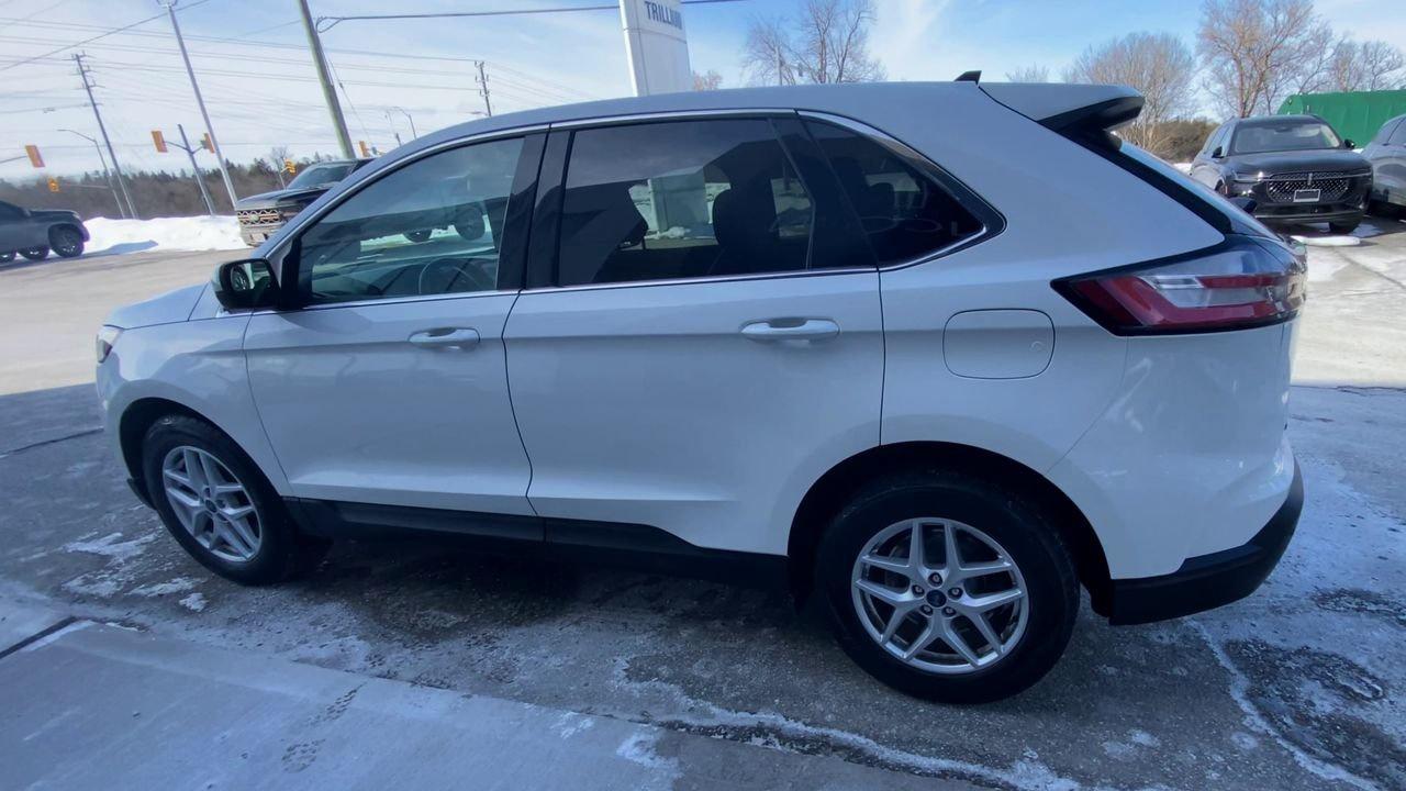 2022 Ford Edge SEL Photo