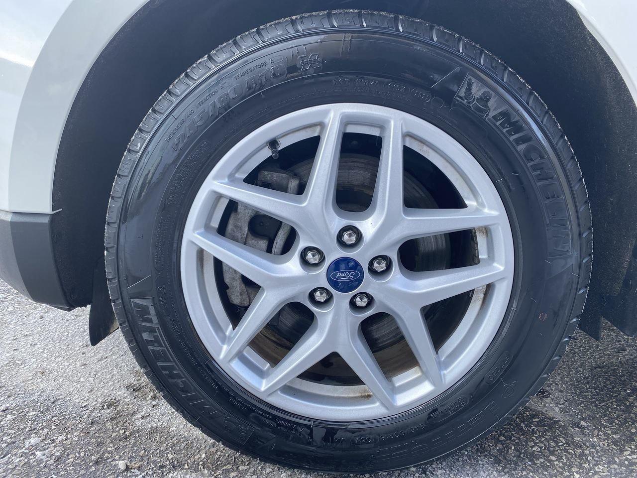 2022 Ford Edge SEL Photo