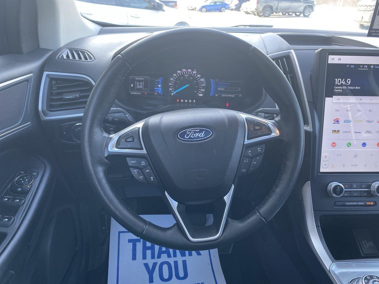 2022 Ford Edge SEL Photo