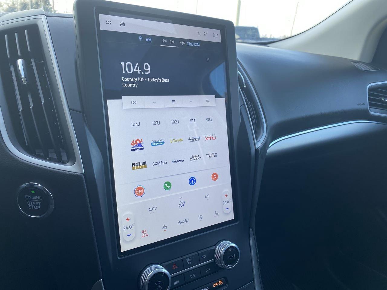 2022 Ford Edge SEL Photo