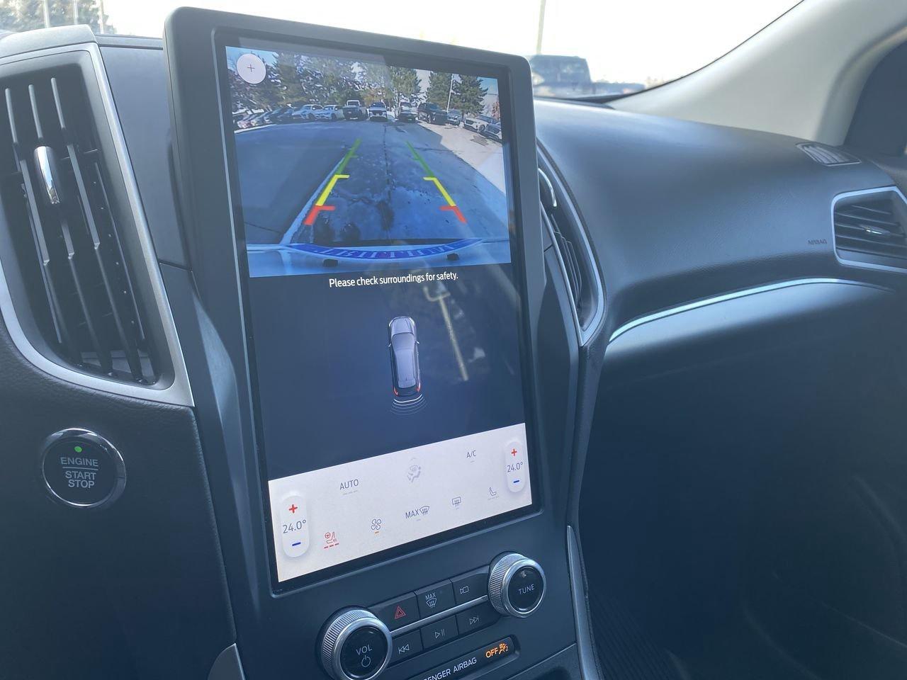 2022 Ford Edge SEL Photo