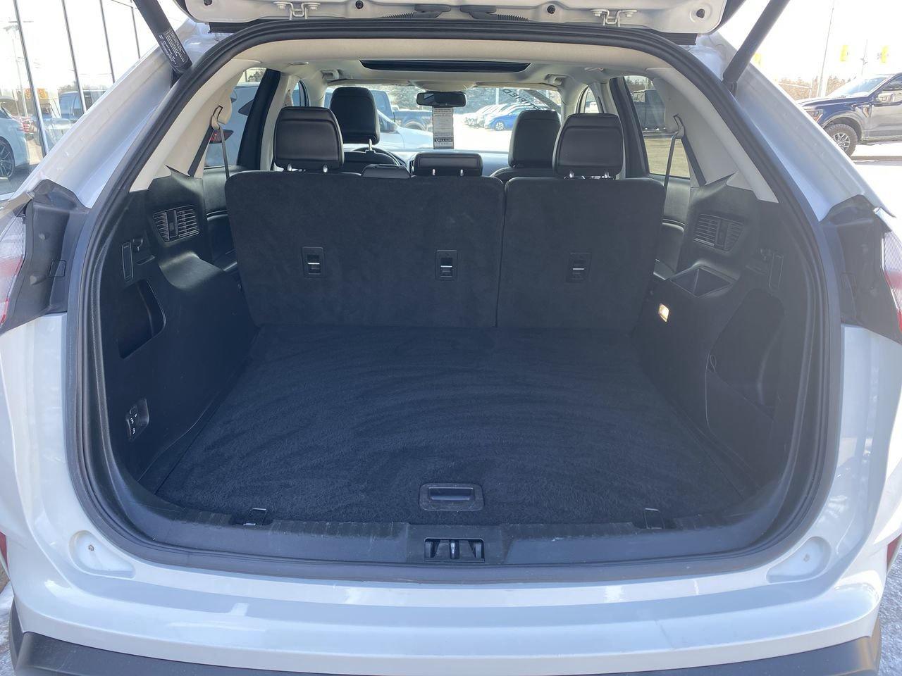 2022 Ford Edge SEL Photo