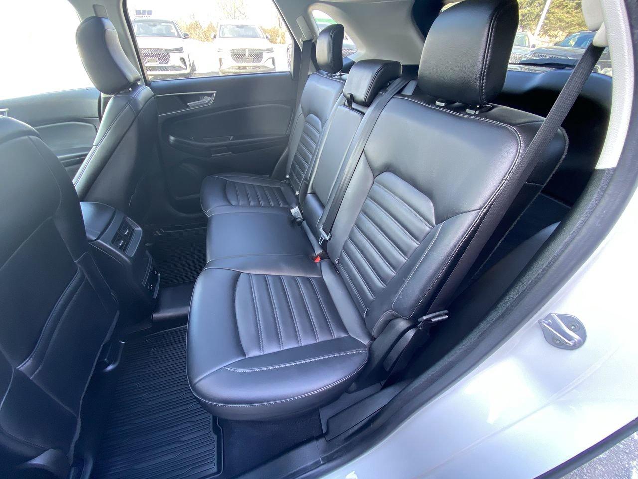 2022 Ford Edge SEL Photo