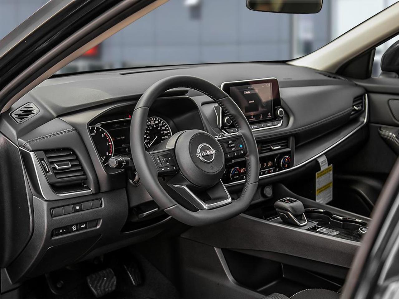 2025 Nissan Rogue SV Moonroof  - Moonroof -  Power Liftgate Photo