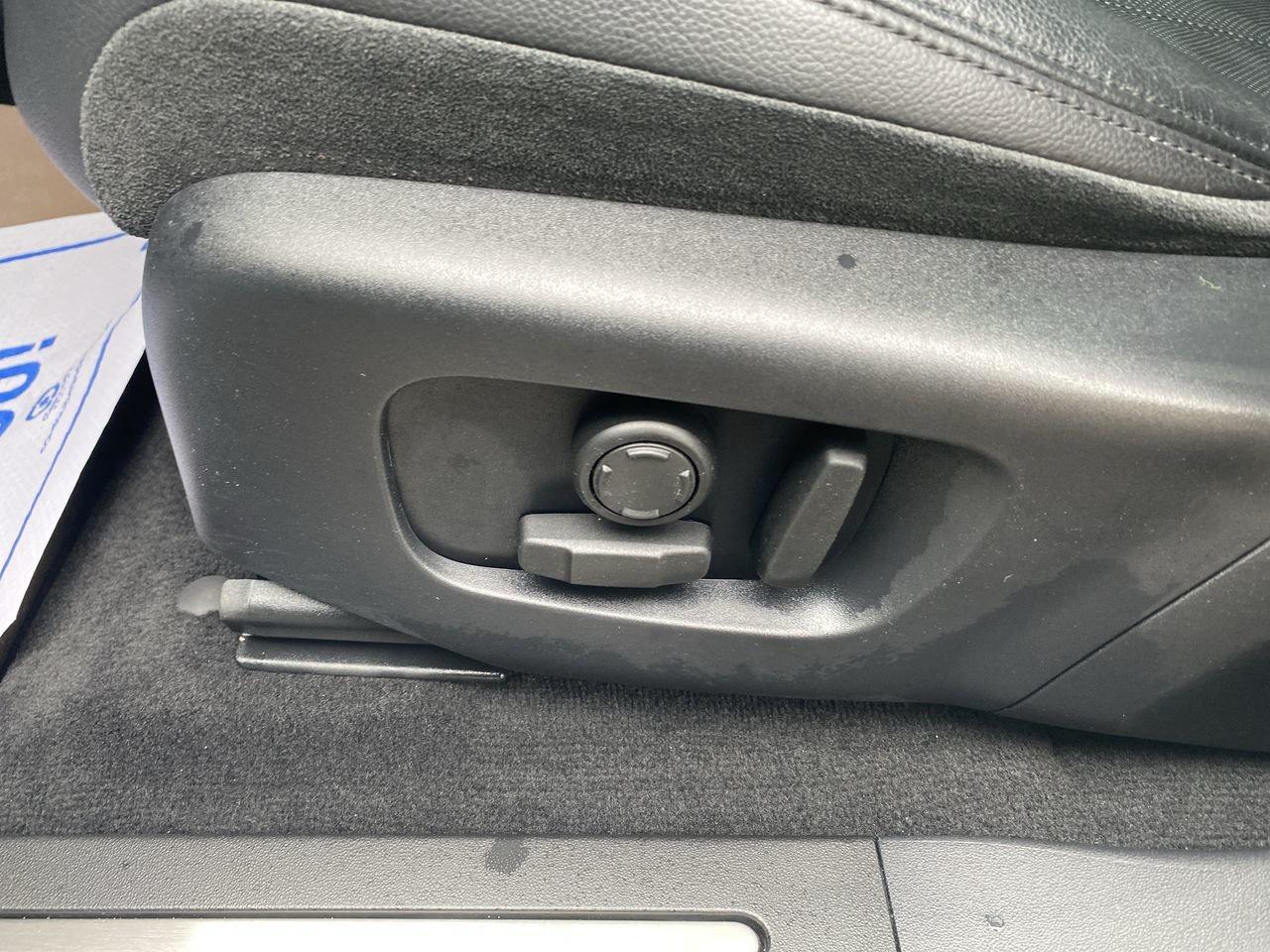 2020 Land Rover Range Rover Evoque R-DYNAMIC SE Photo