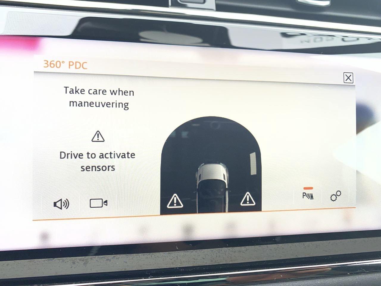 2020 Land Rover Range Rover Evoque R-DYNAMIC SE Photo