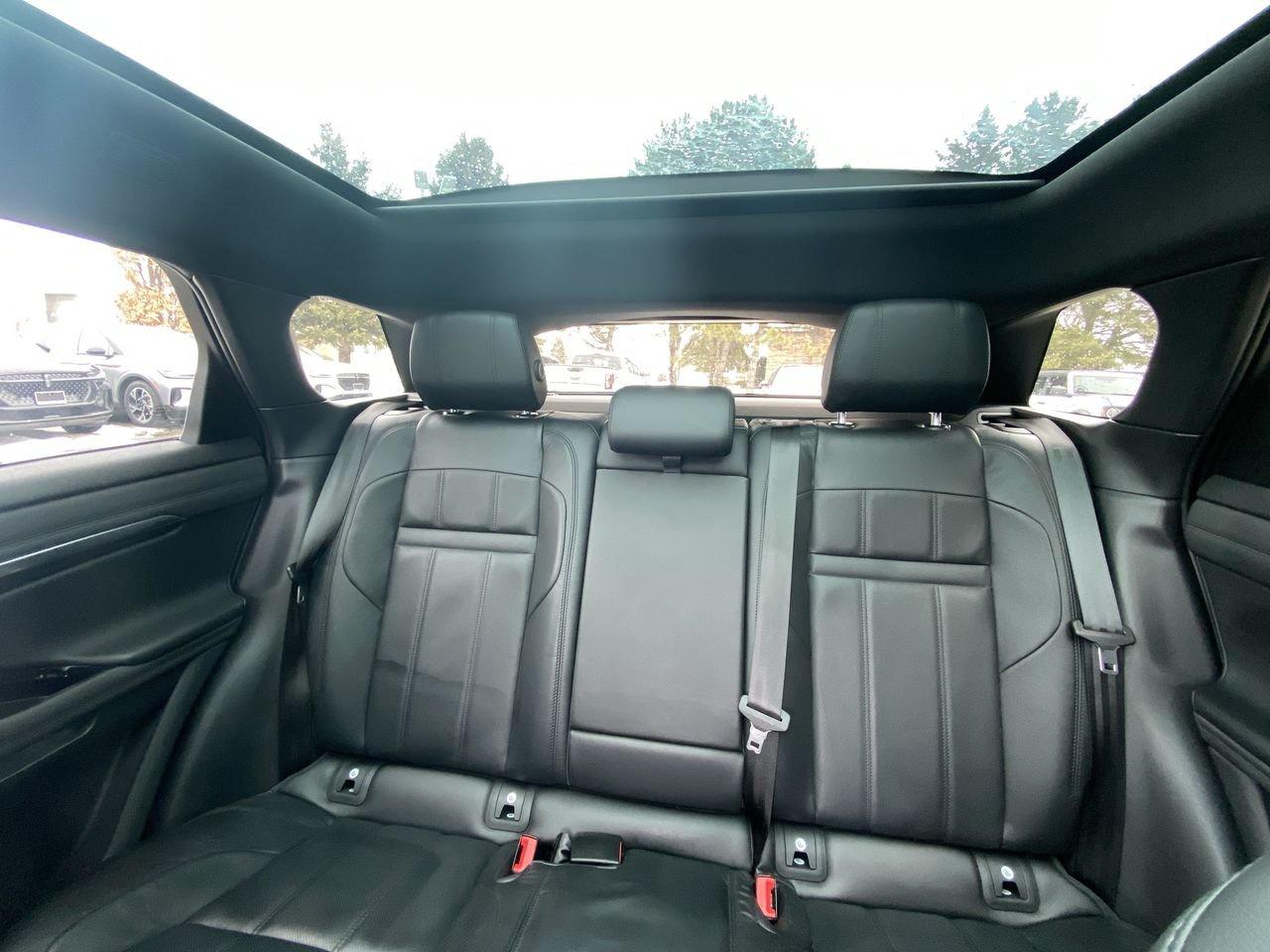 2020 Land Rover Range Rover Evoque R-DYNAMIC SE Photo