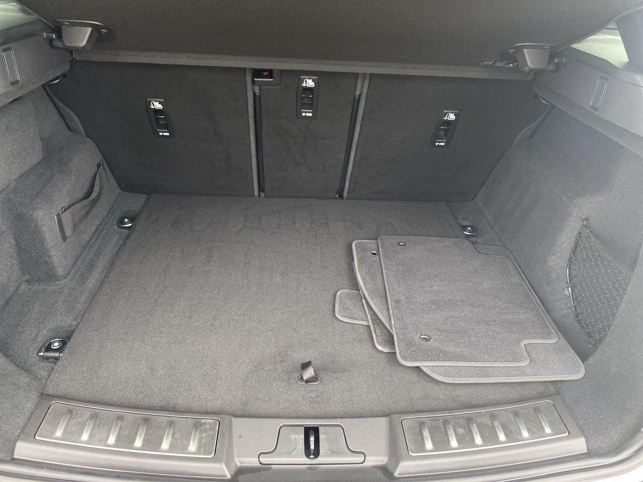 2020 Land Rover Range Rover Evoque R-DYNAMIC SE Photo