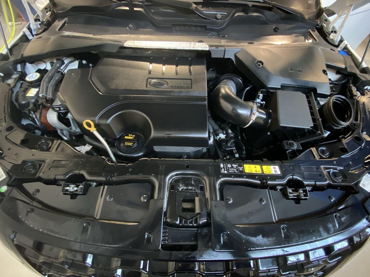 2020 Land Rover Range Rover Evoque R-DYNAMIC SE Photo