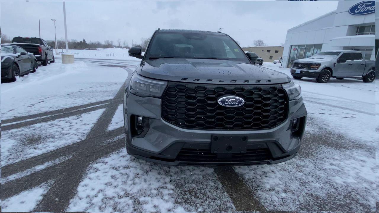 2026 Ford Explorer ST-Line Photo