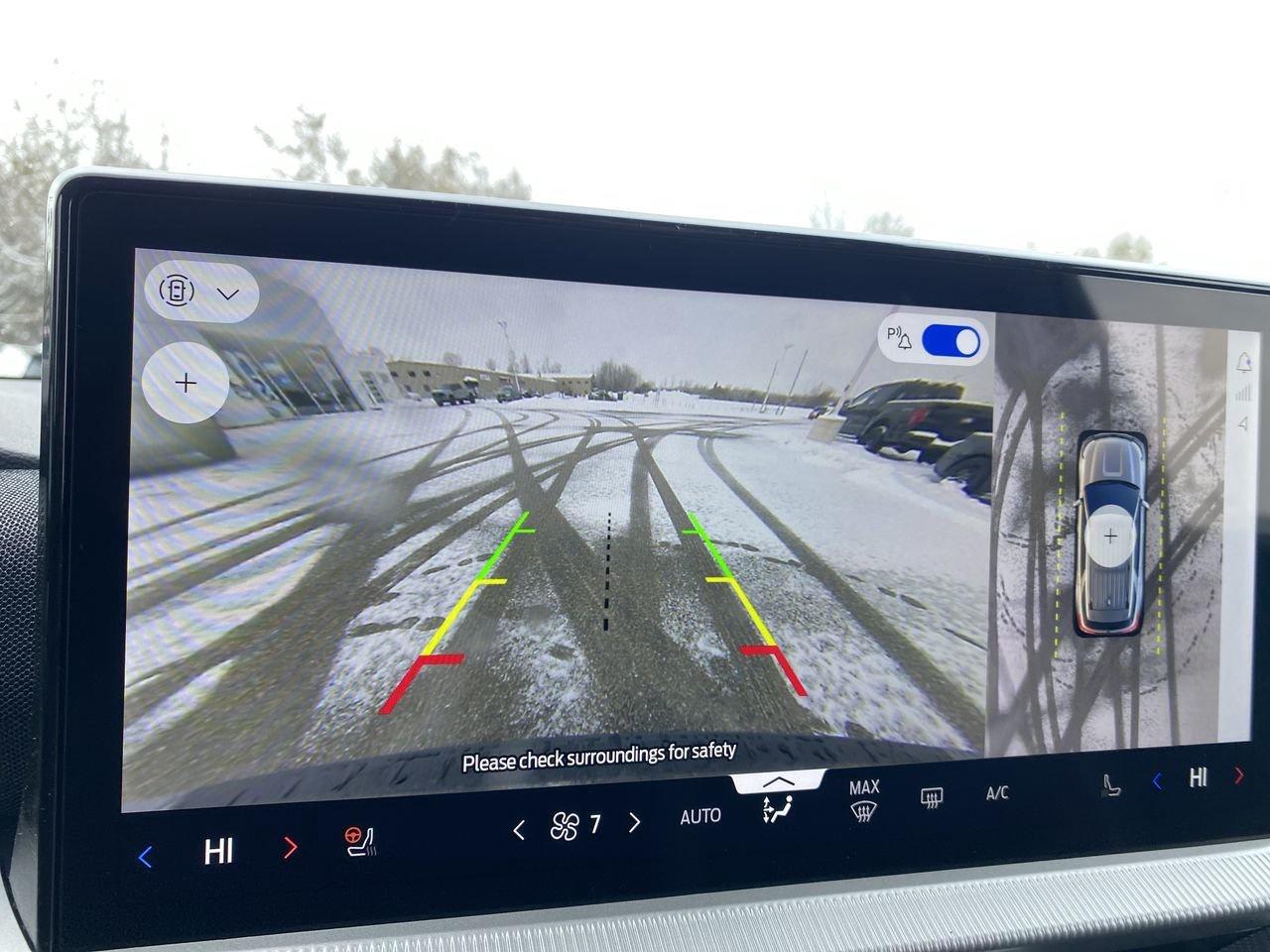 2026 Ford Explorer ST-Line Photo