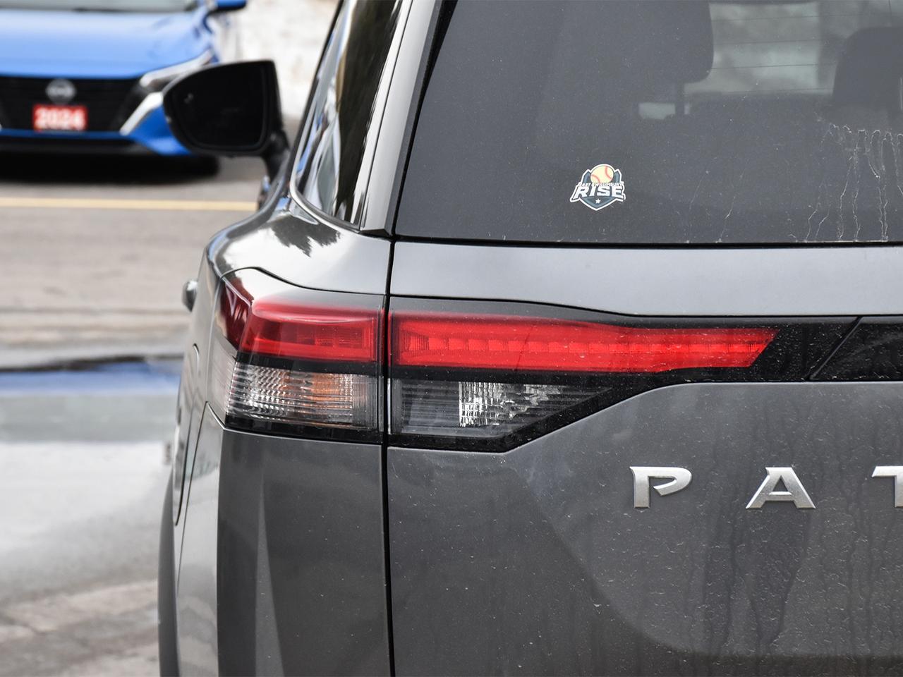 2022 Nissan Pathfinder SV  - Sunroof -  Navigation Photo