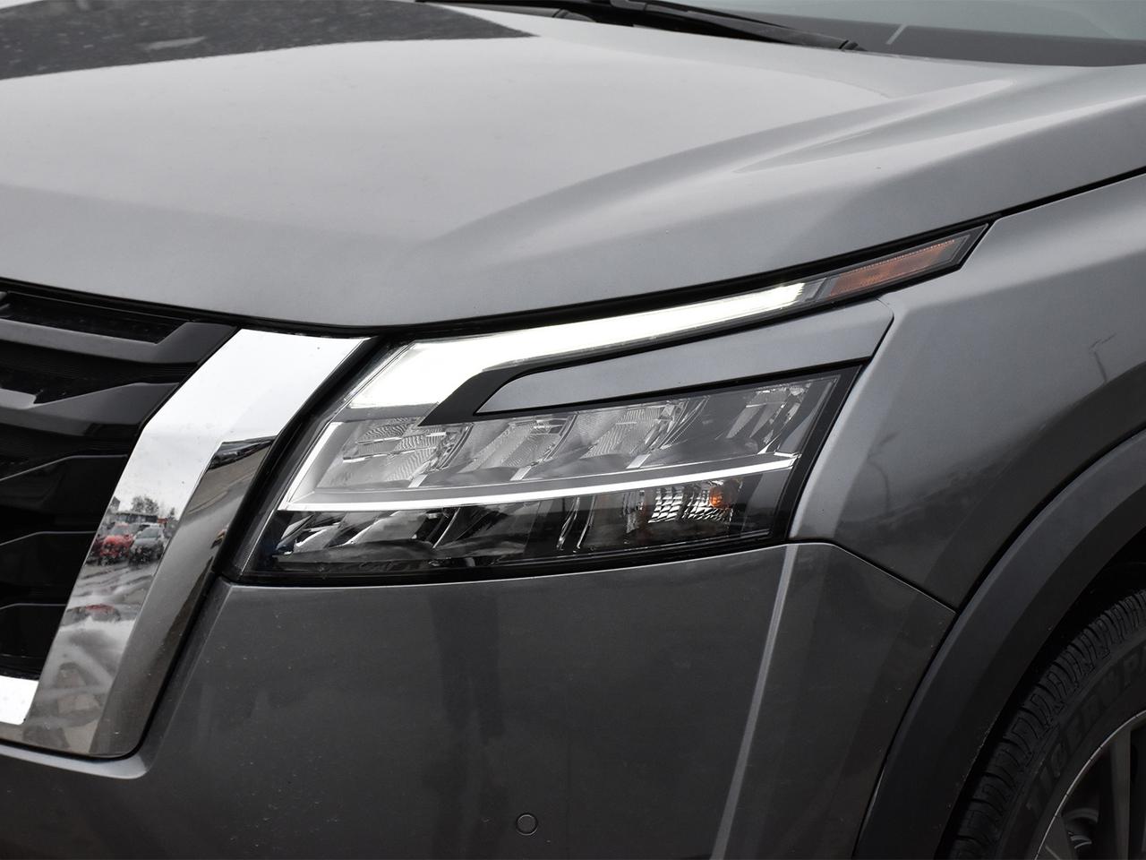 2022 Nissan Pathfinder SV  - Sunroof -  Navigation Photo