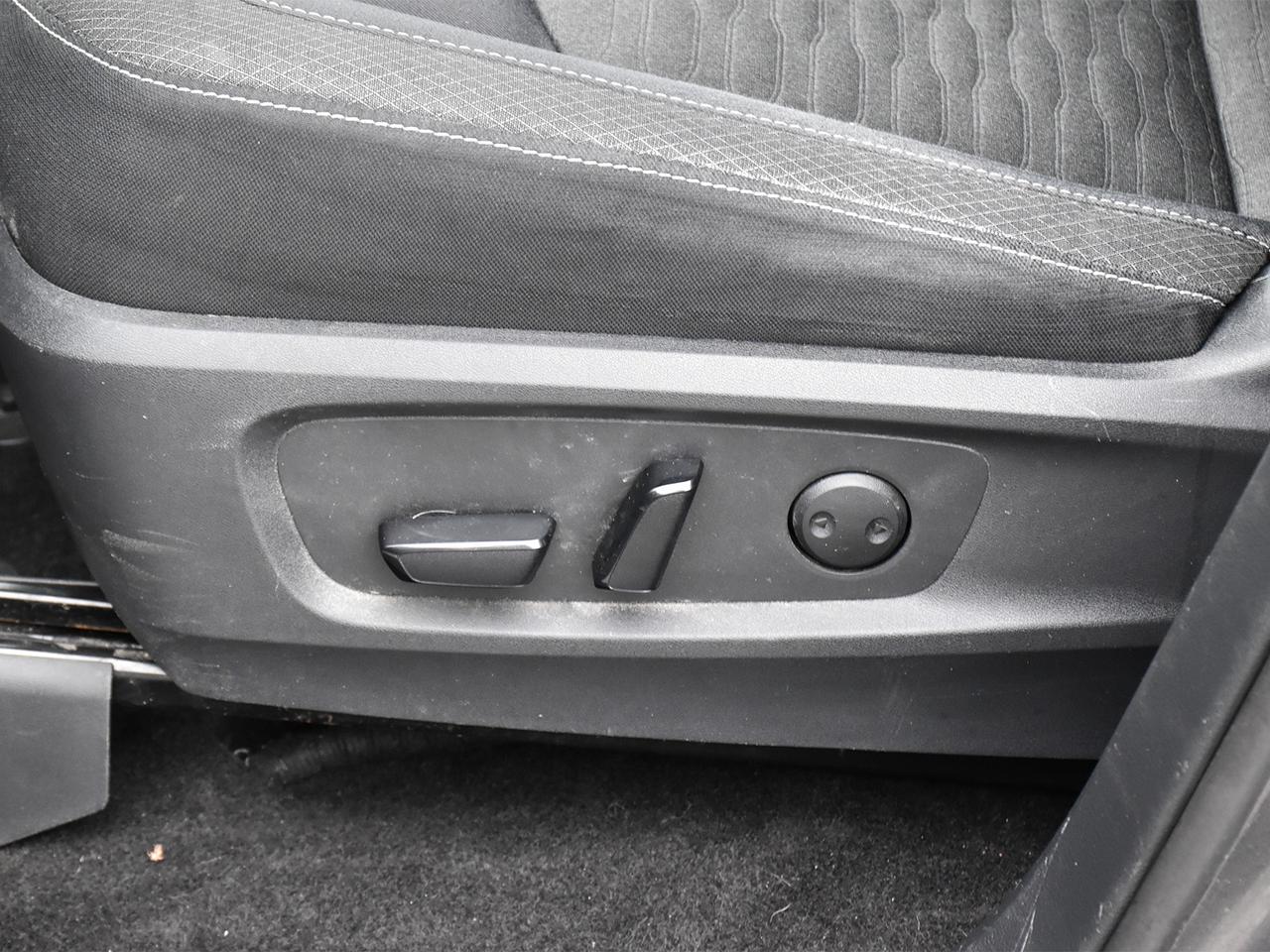 2022 Nissan Pathfinder SV  - Sunroof -  Navigation Photo