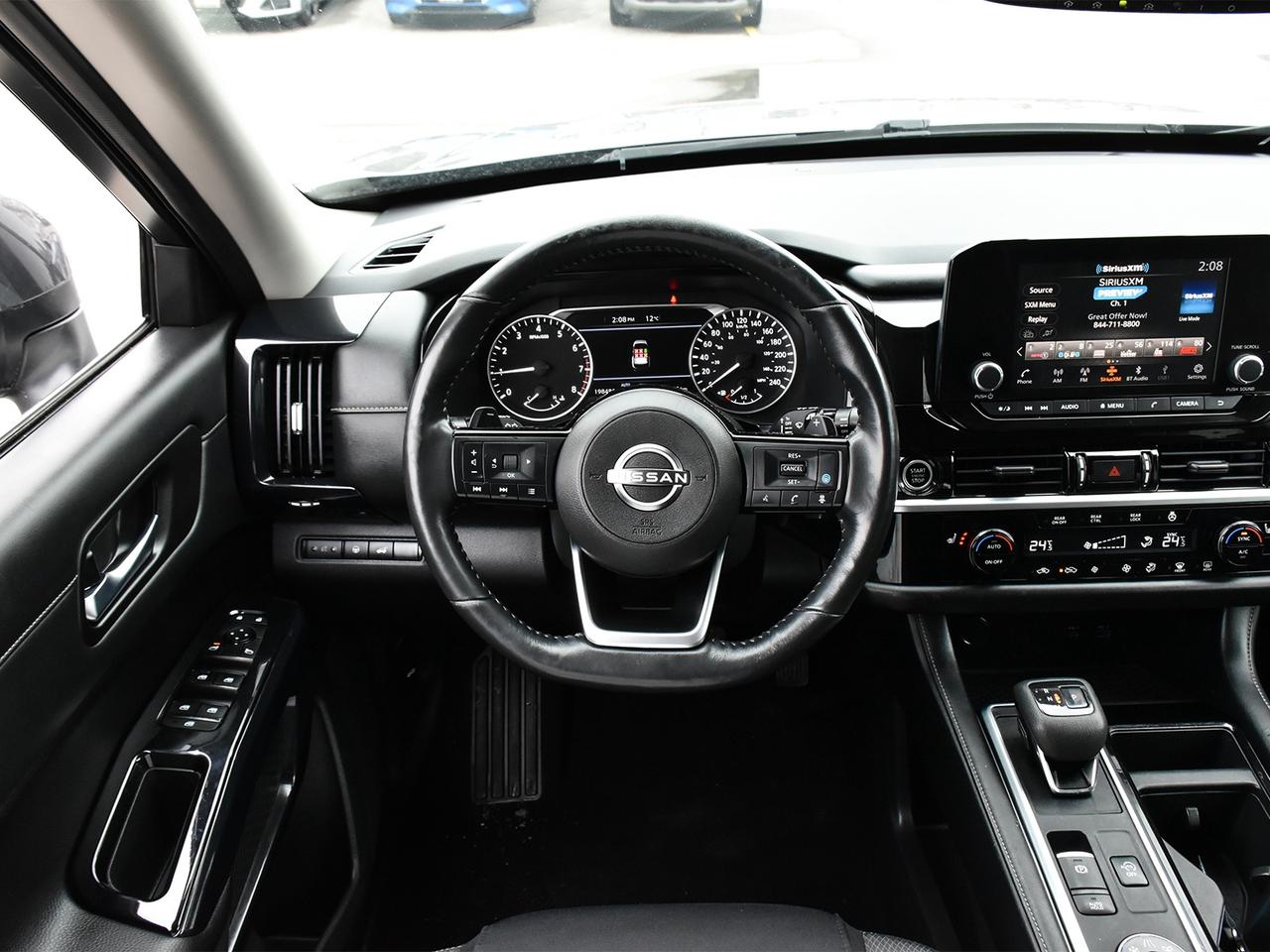 2022 Nissan Pathfinder SV  - Sunroof -  Navigation Photo