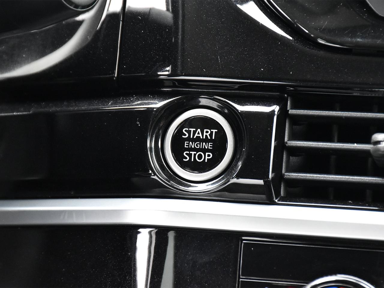 2022 Nissan Pathfinder SV  - Sunroof -  Navigation Photo