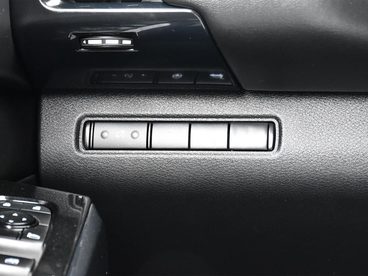 2022 Nissan Pathfinder SV  - Sunroof -  Navigation Photo