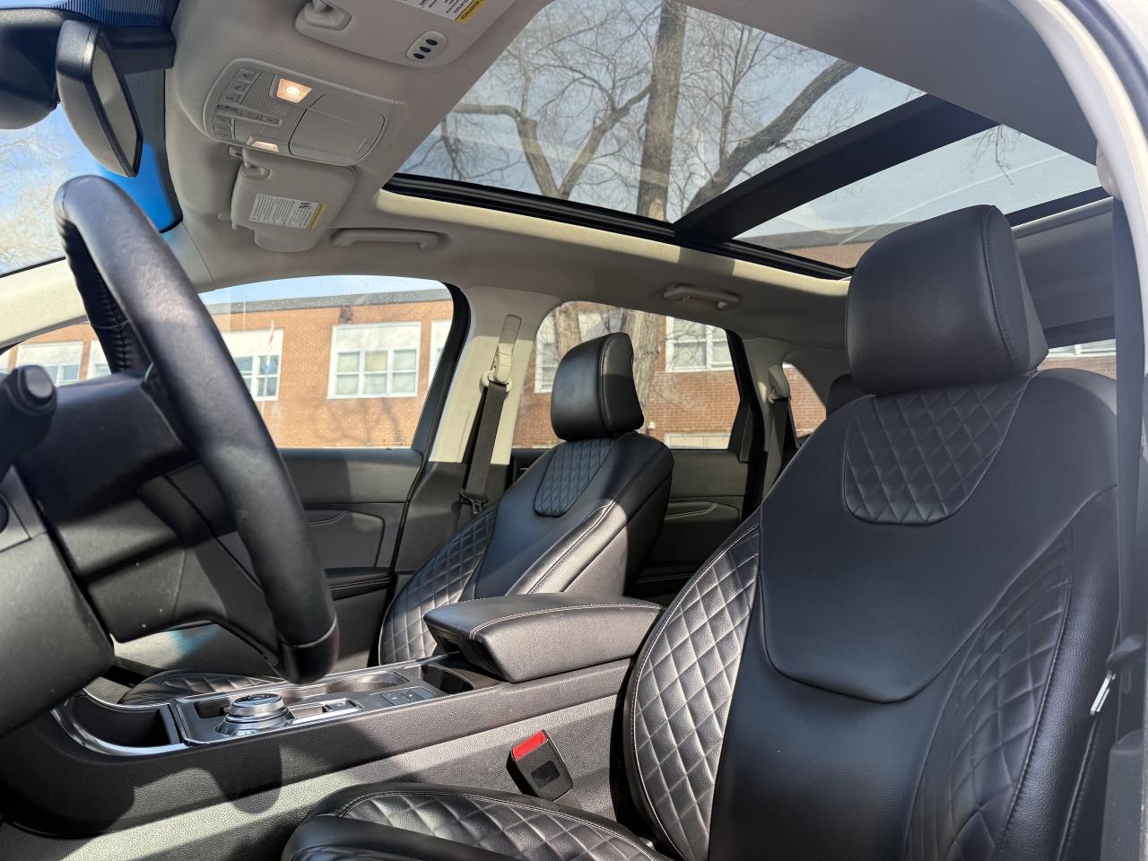 2023 Ford Edge No Accident l Titanium l AWD l Ford Warranty l Photo