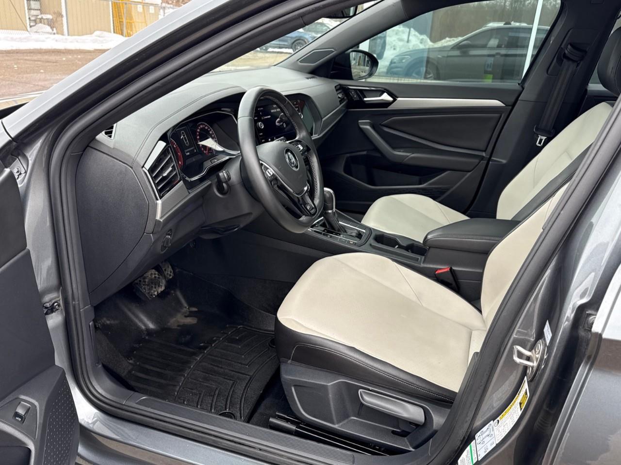 2019 Volkswagen Jetta 1.4 TSI Highline (A8) 4dr Sedan Photo