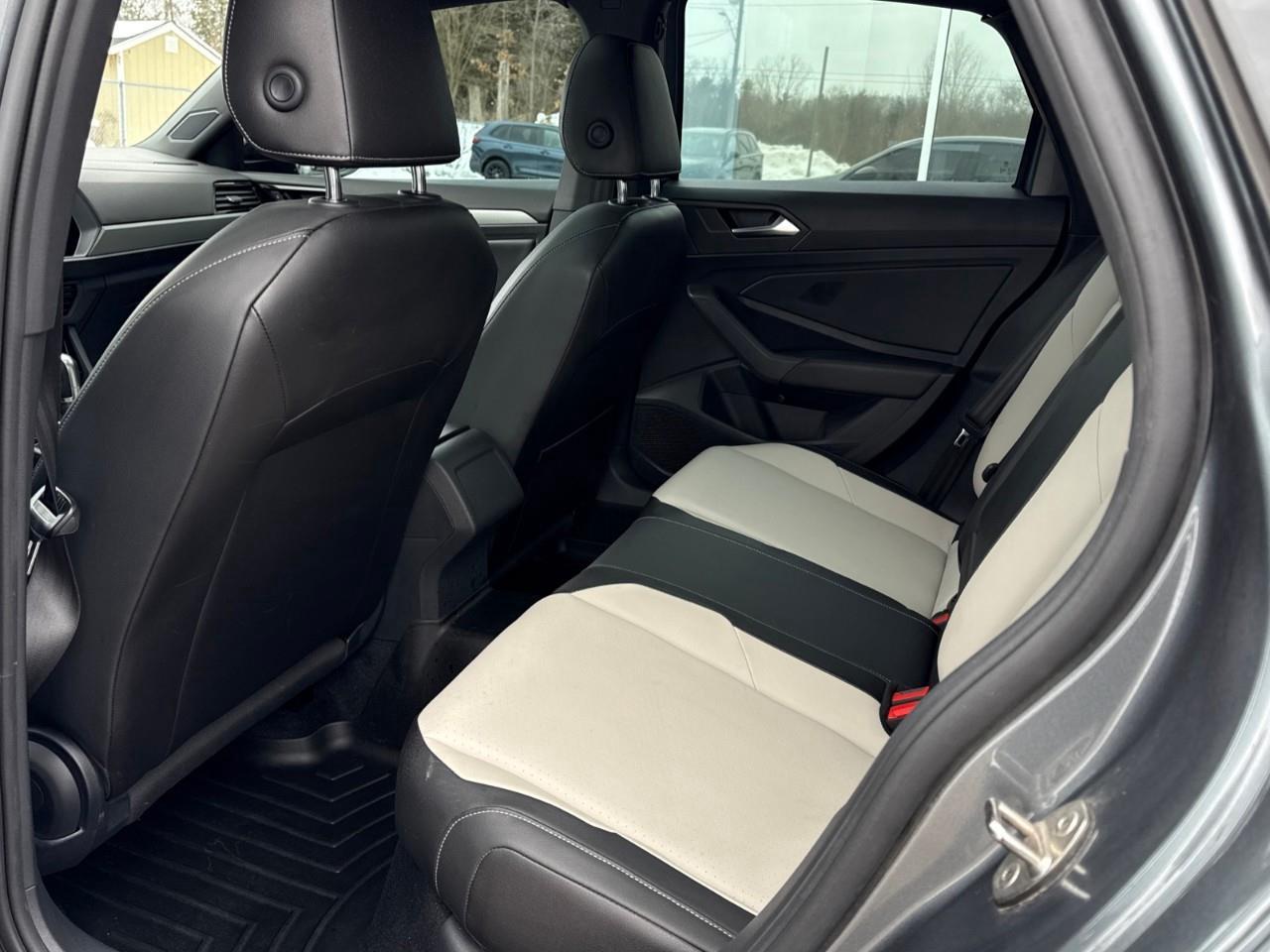 2019 Volkswagen Jetta 1.4 TSI Highline (A8) 4dr Sedan Photo