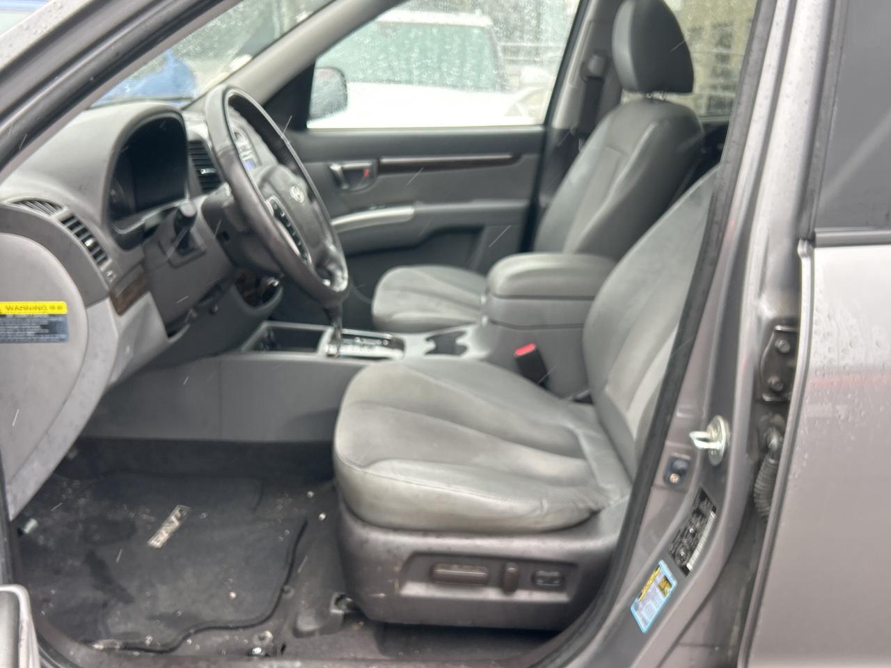 2010 Hyundai Santa Fe GL W/SPORT Photo