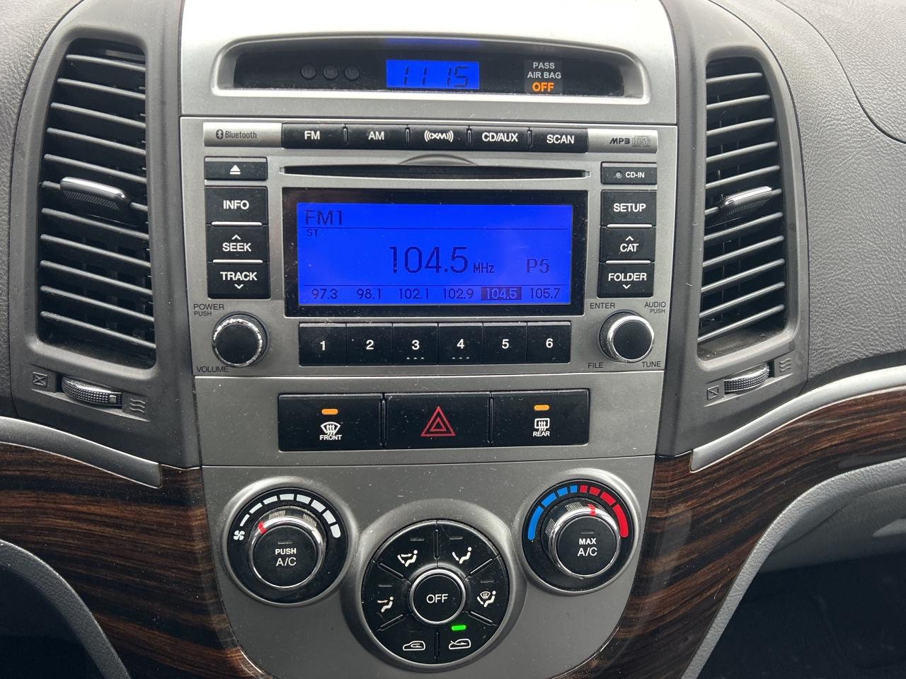 2010 Hyundai Santa Fe GL W/SPORT Photo