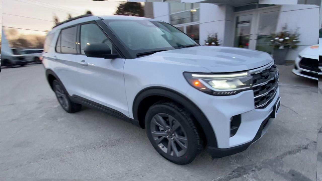 2026 Ford Explorer Active Photo