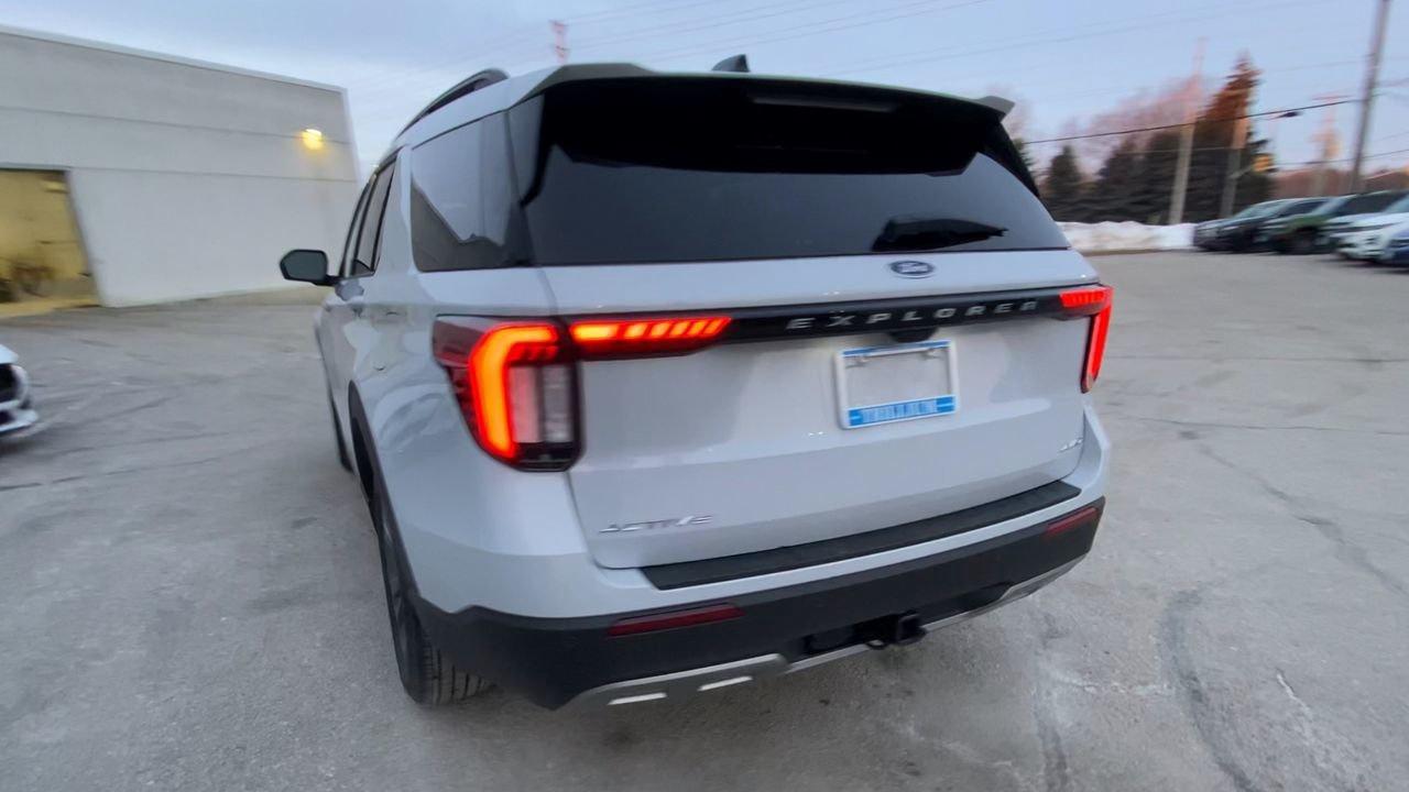 2026 Ford Explorer Active Photo