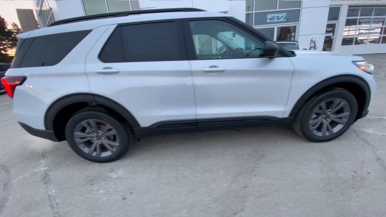 2026 Ford Explorer Active Photo