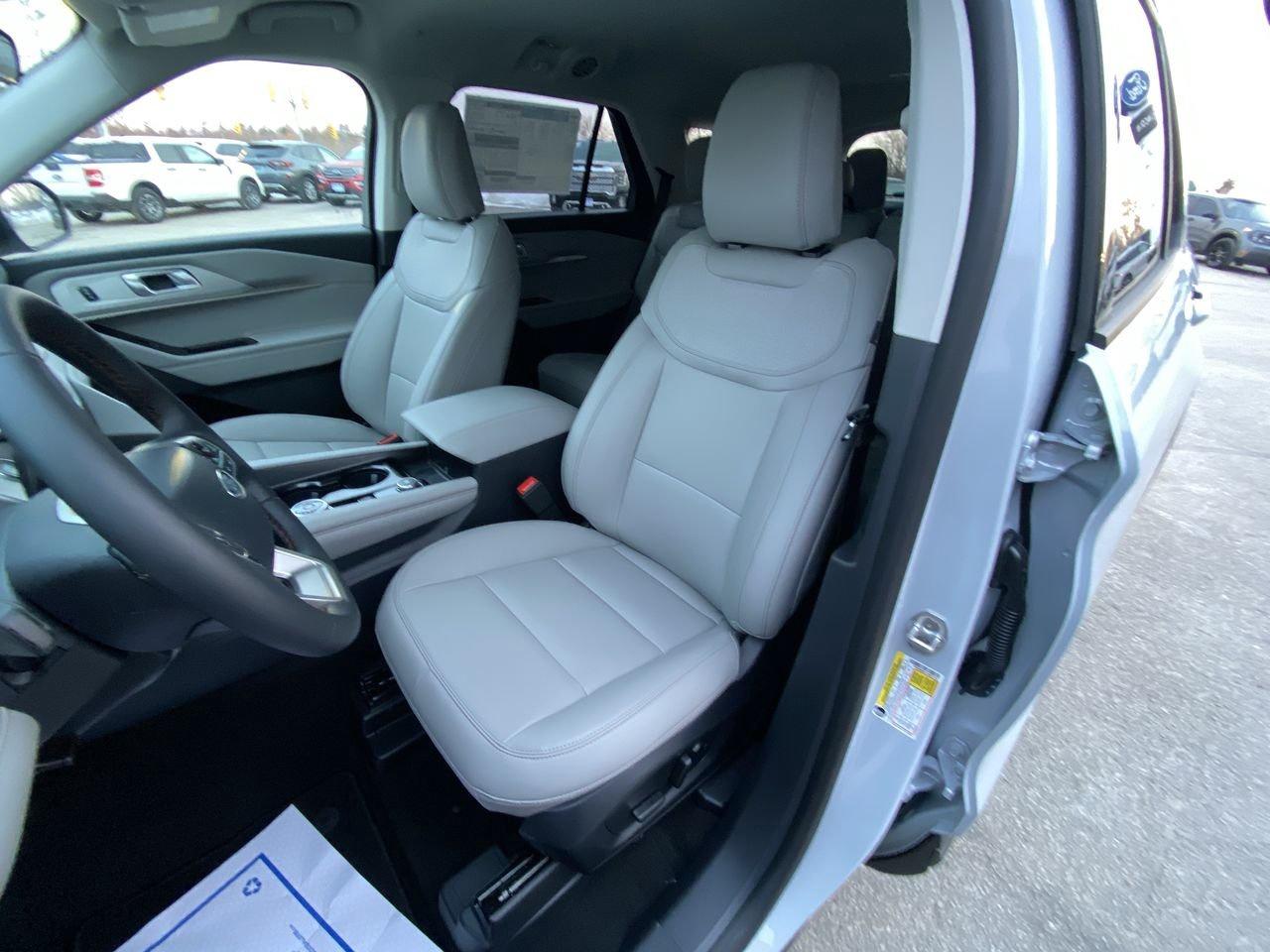 2026 Ford Explorer Active Photo