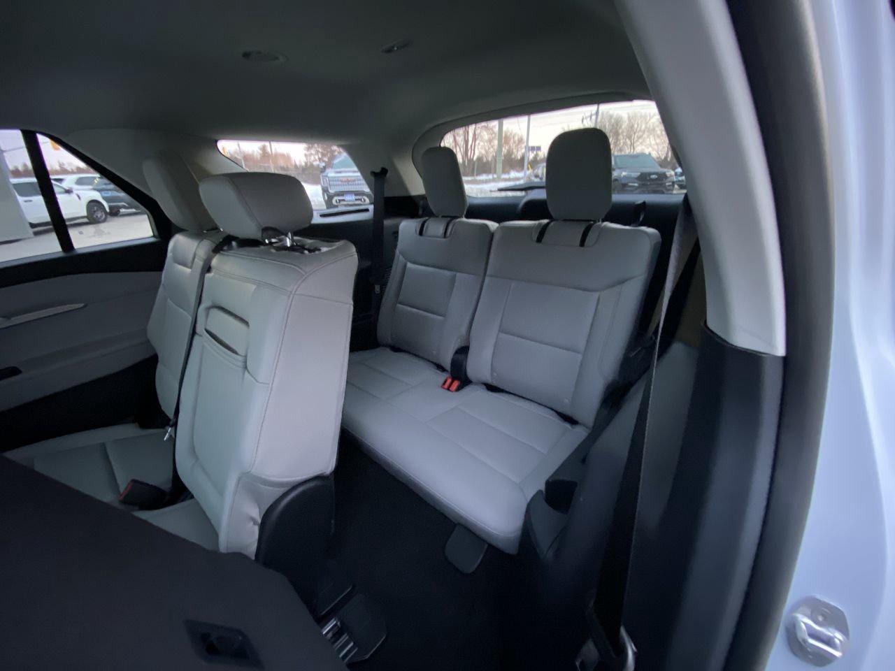 2026 Ford Explorer Active Photo