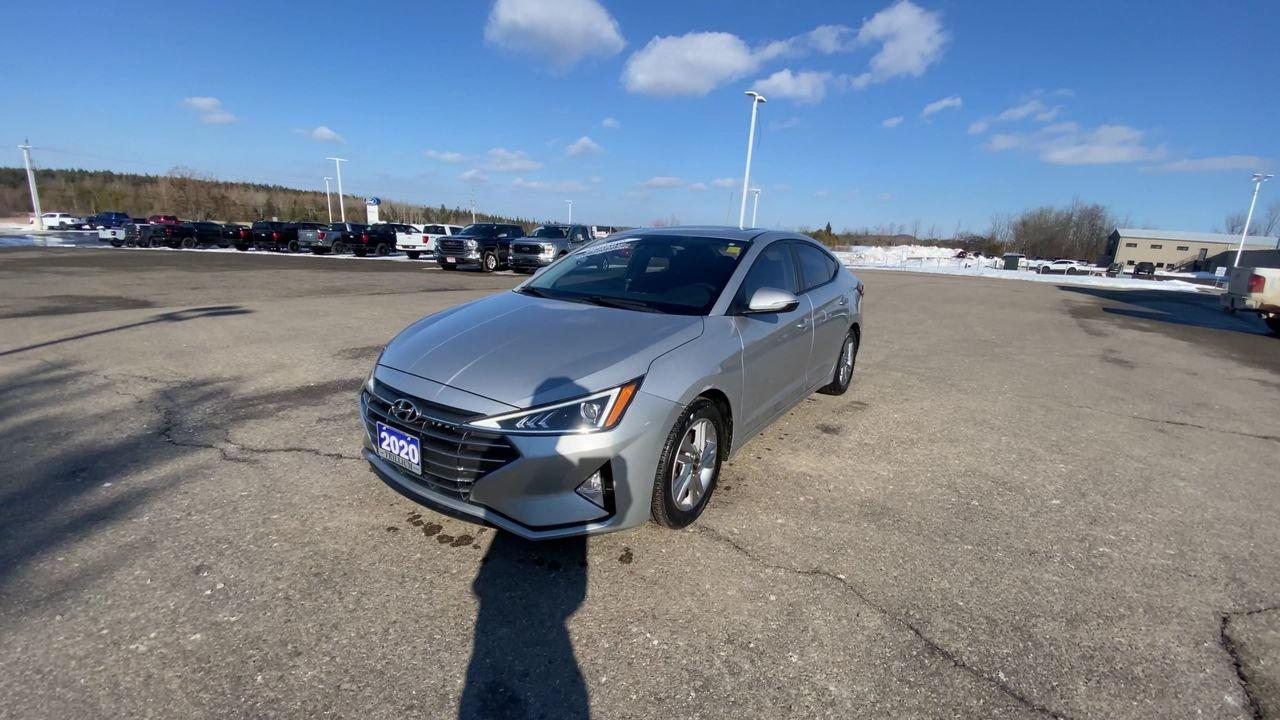 2020 Hyundai Elantra Preferred w/Sun & Safety Package Photo3