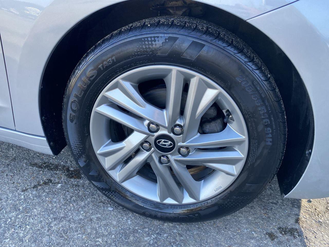 2020 Hyundai Elantra Preferred w/Sun & Safety Package Photo