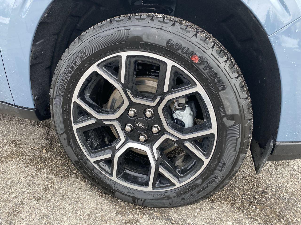 2026 Ford Maverick Hybrid Lariat Photo