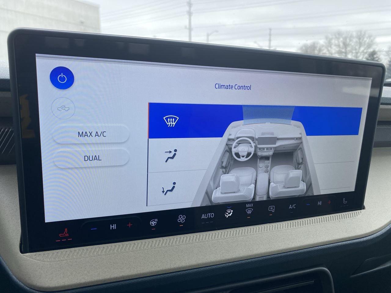 2026 Ford Maverick Hybrid Lariat Photo