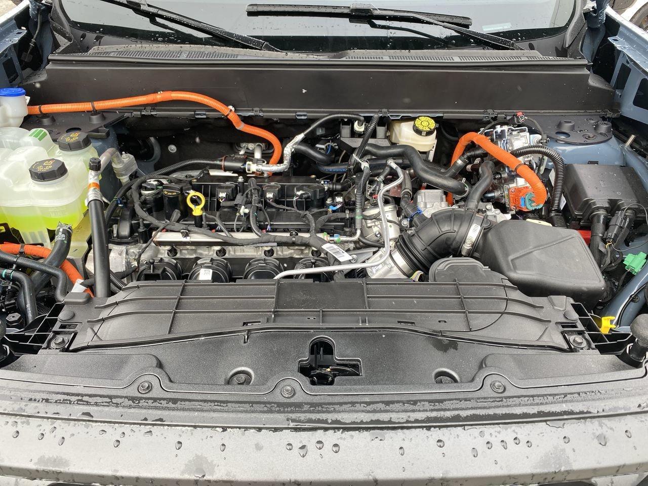 2026 Ford Maverick Hybrid Lariat Photo