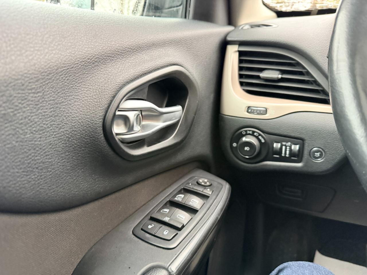 2016 Jeep Cherokee North 4dr 4x4 Photo