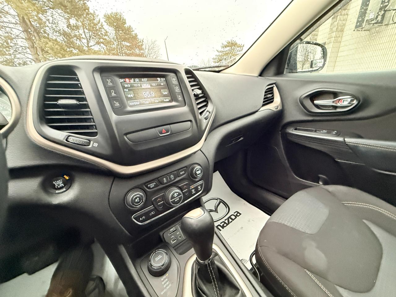 2016 Jeep Cherokee North 4dr 4x4 Photo