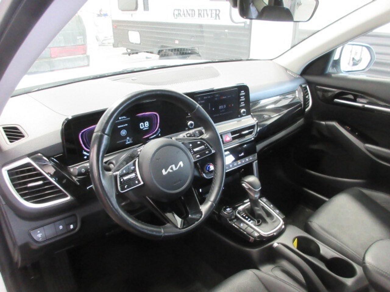 2024 Kia Seltos EX AWD, APPLE/ANDROID, HTD. SEATS, ALLOYS, 69K! Photo