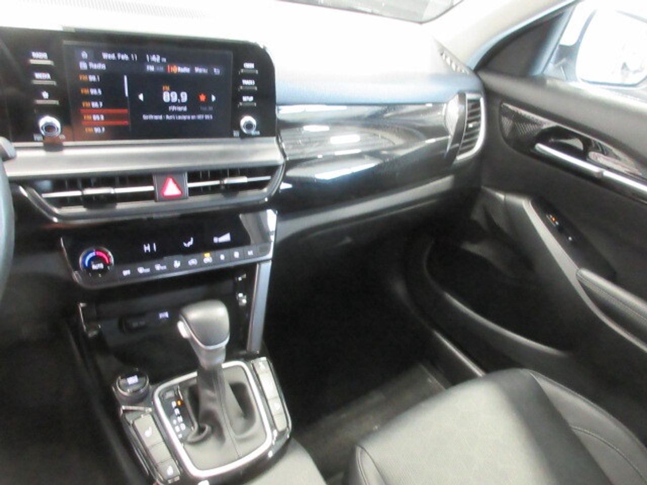 2024 Kia Seltos EX AWD, APPLE/ANDROID, HTD. SEATS, ALLOYS, 69K! Photo