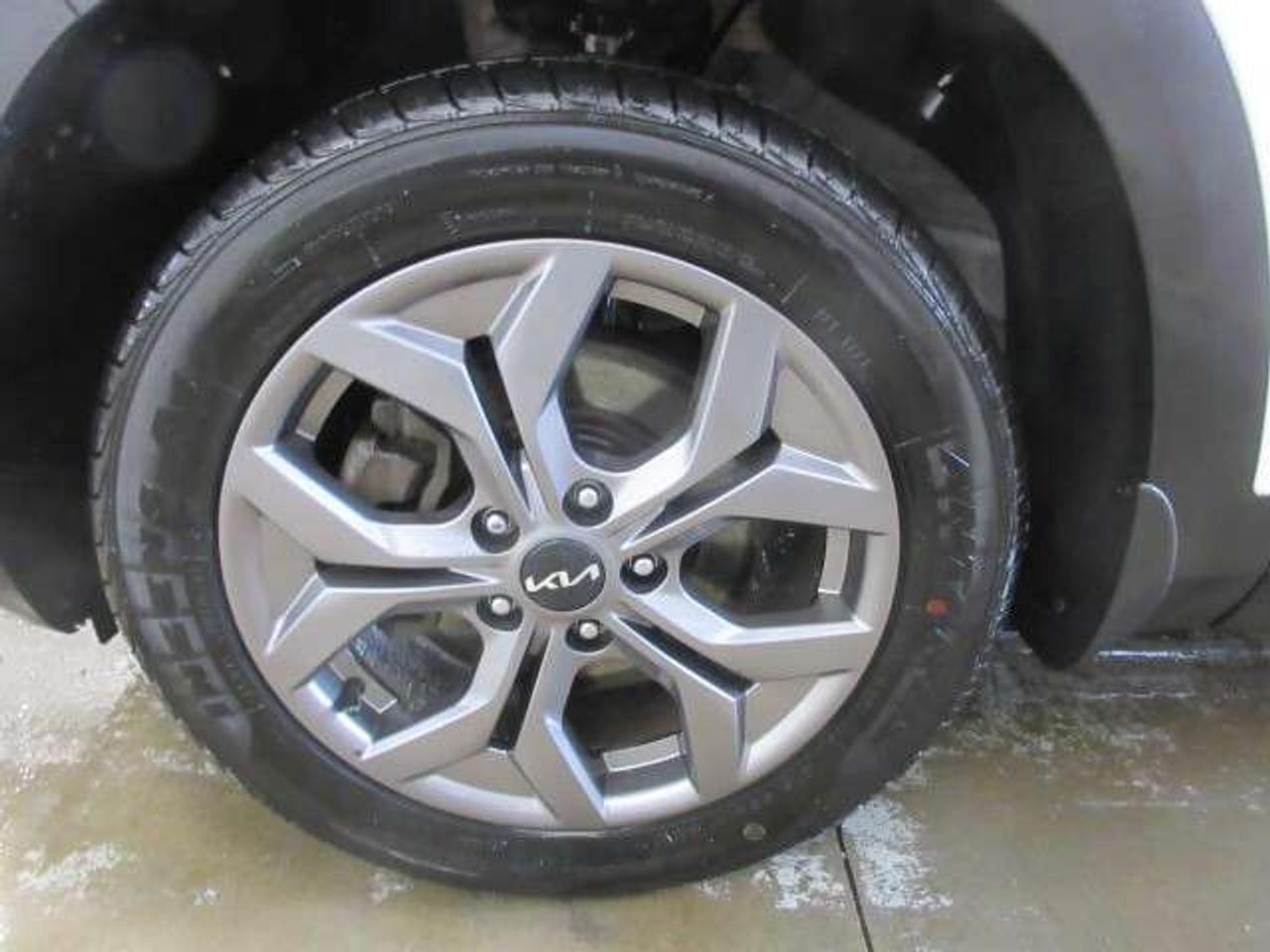 2024 Kia Seltos EX AWD, APPLE/ANDROID, HTD. SEATS, ALLOYS, 69K! Photo