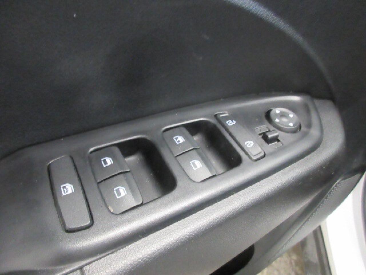 2024 Hyundai Venue PREFERRED, ALLOYS, HTD. SEATS, APPLE/ANDROID, 62K! Photo